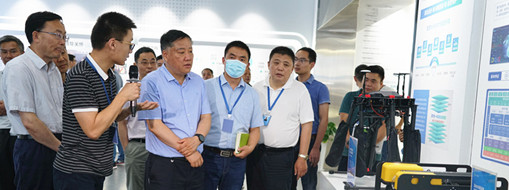 安徽省生态情形厅党组书记、厅长贺泽群带队到中水龙8国际调研指导